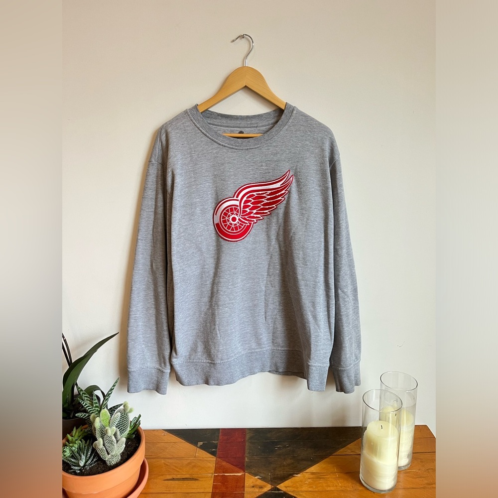 HEATHER GREY DETROIT RED WINGS CREWNECK